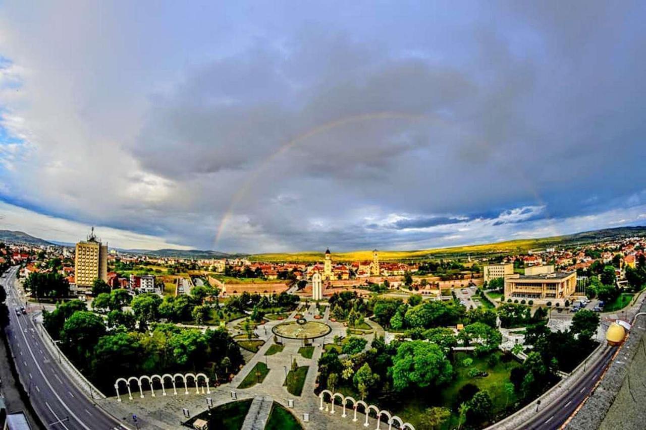 Midsummer Boulevard Lägenhet Alba Iulia Exteriör bild